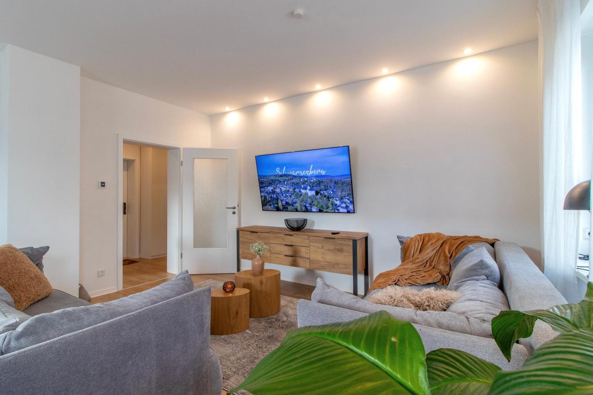 Stilvolles City-Apartment I Netflix I Wlan L Stellplatz I Zentral Schwarzenberg  Exterior photo